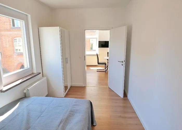 4 Bei Der Klosterkirche, 2 Og Links - Abc548 * Wismar